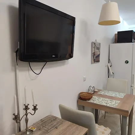 - Life Apartment